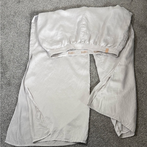 Lunya Light Gray 100% Silk Sleepwear Set. Women's Size Large. - Picture 8 of 9